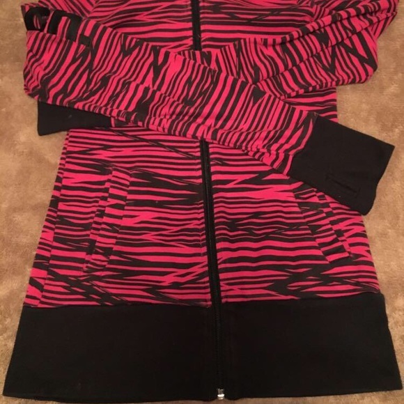 Bench fitted sweater - Picture 2 of 3